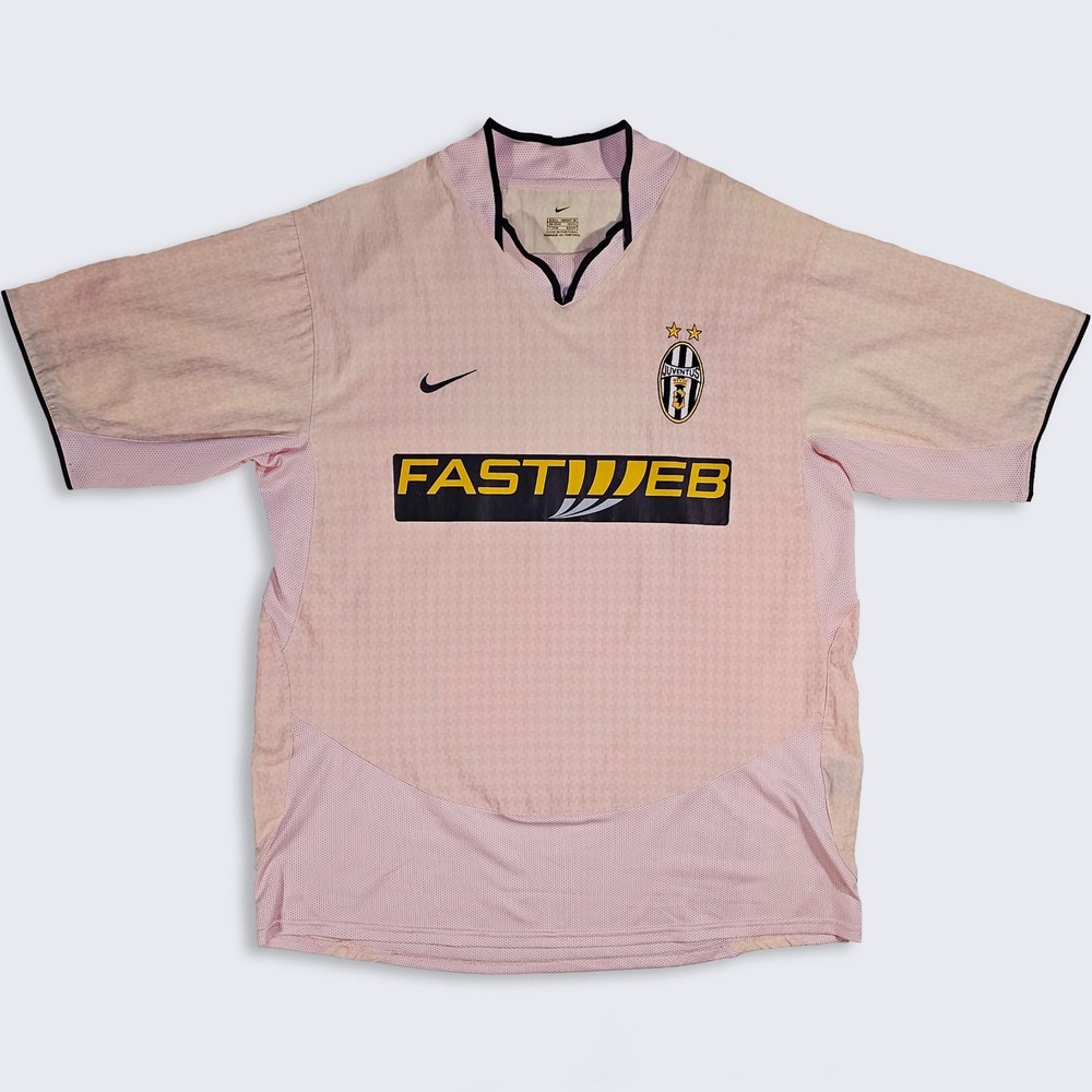 Juventus Vintage Y2K Nike Away Pink Soccer Jersey - 2003 / 2004